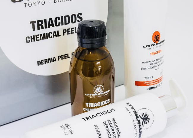 "Tratamiento facial utsukusy - estética Amanos"